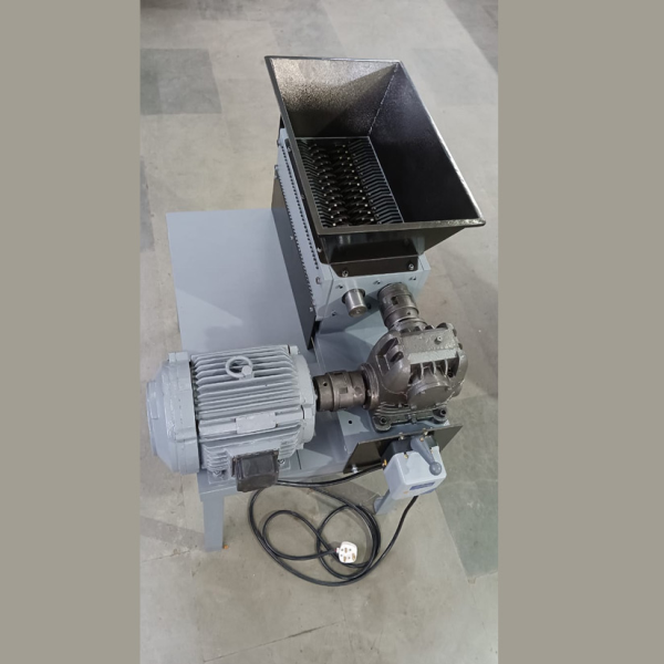 Plastic Shredder Machine