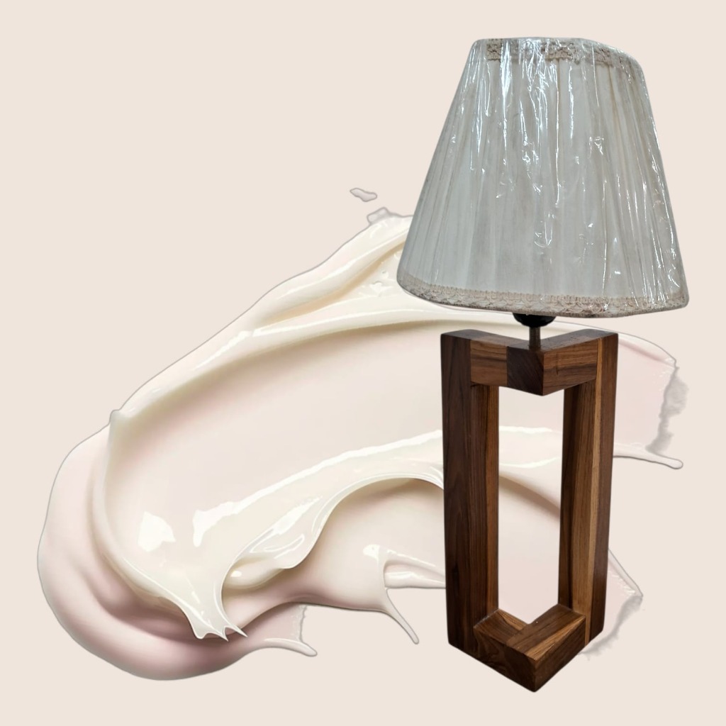 Dcute In Wooden Table Lamp