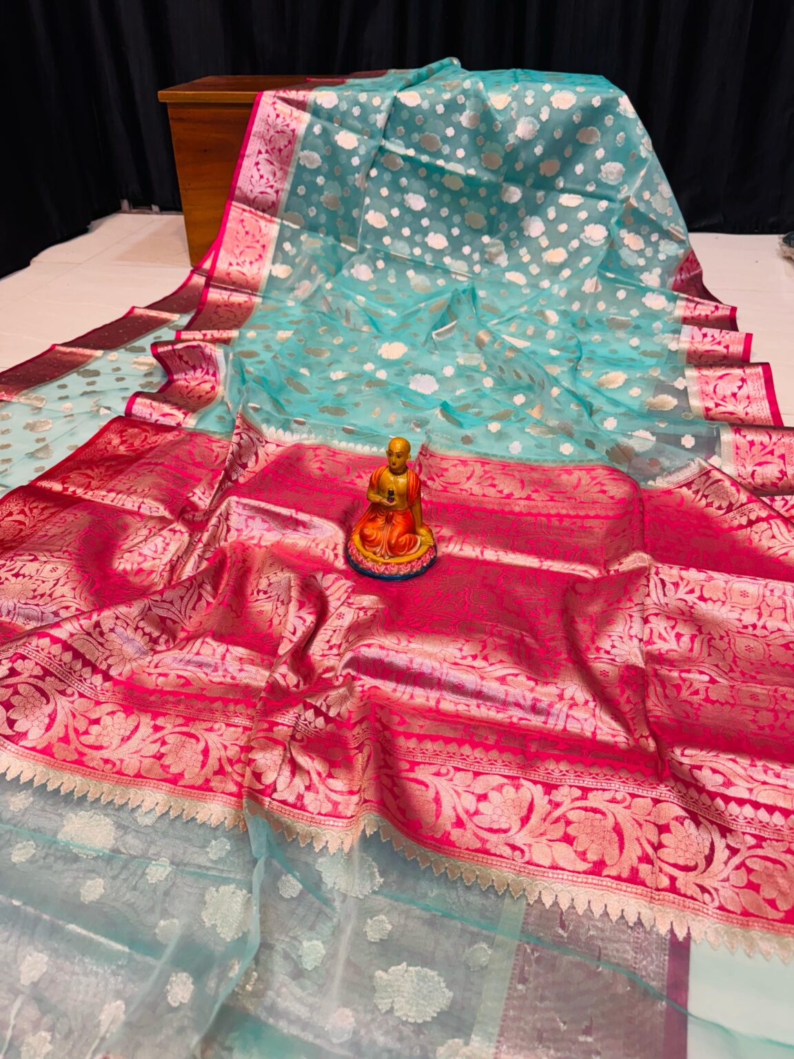 Elegant Handwoven Muslin Organza Saree – Aqua Blue & Rani Pink Contrast