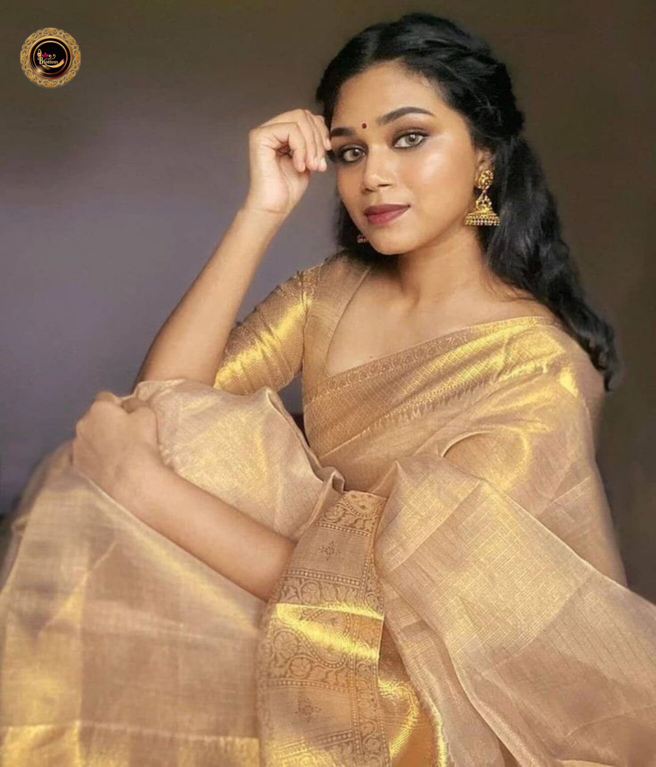 Golden Aura – Handcrafted Soft Kanjivaram Silk Saree with Luxe Gold Weaving & Blouse Piece
