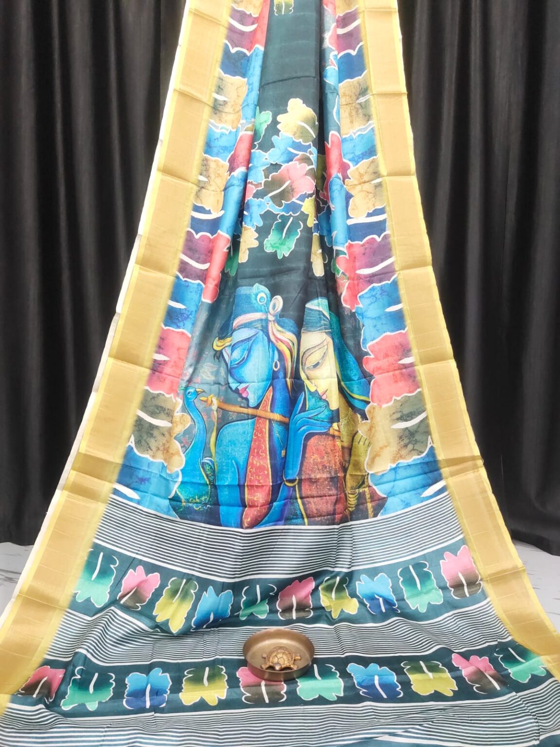 Handcrafted Ethereal Bapta Tissue Saree with Modern Abstract Motifs